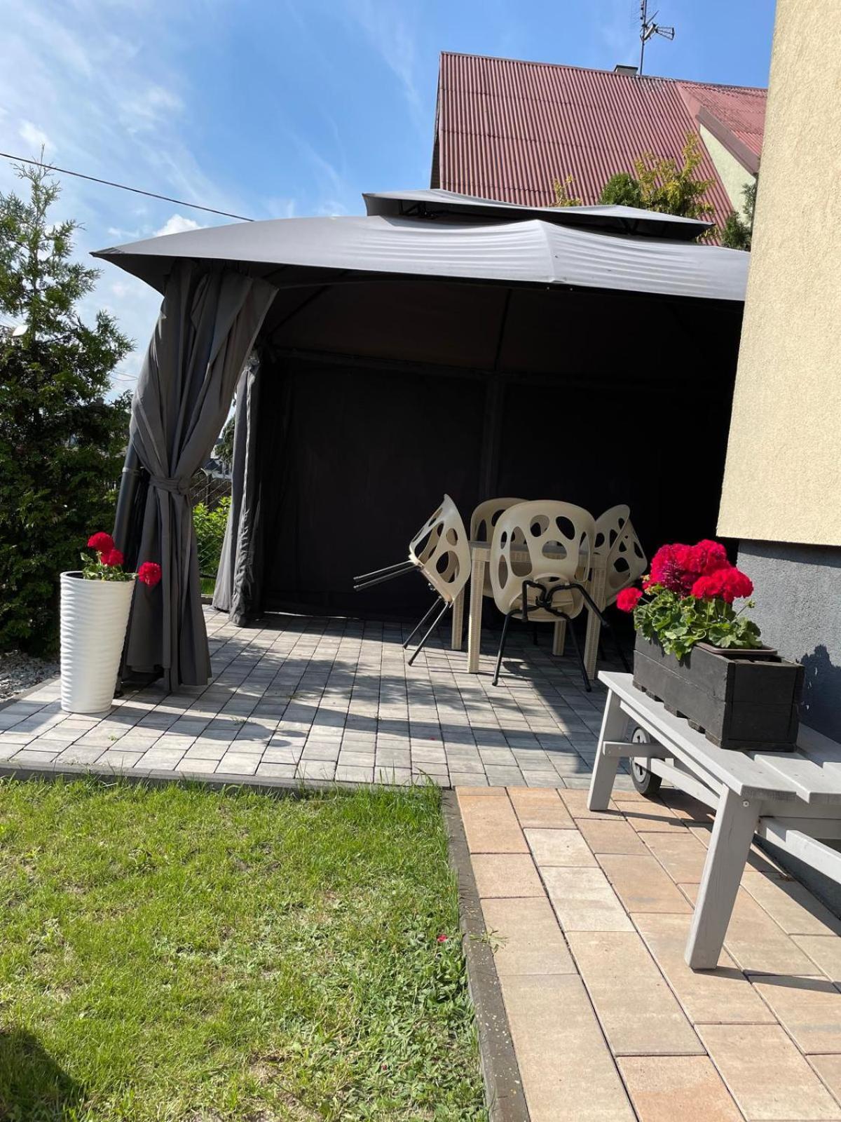 Mieszkanie Na Osiedlu Siedemsetlecia Uniejow Esterno foto